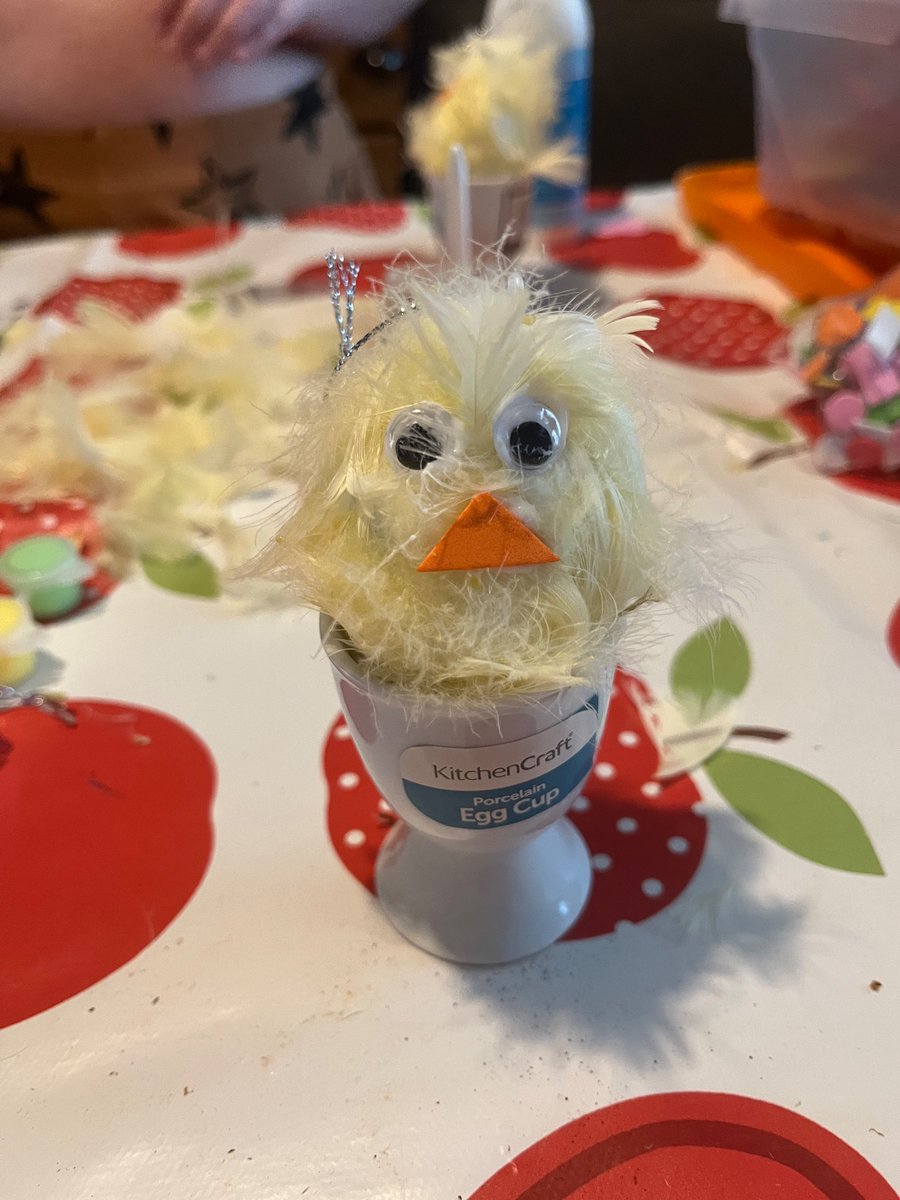 RebeccaWhitbrea's tweet photo. I wonder what Kyle is up to? ๐ค๐ฃ๐ฅ #easter #easterschoolproject #craftafternoon https://t.co/sveK2mPjdc