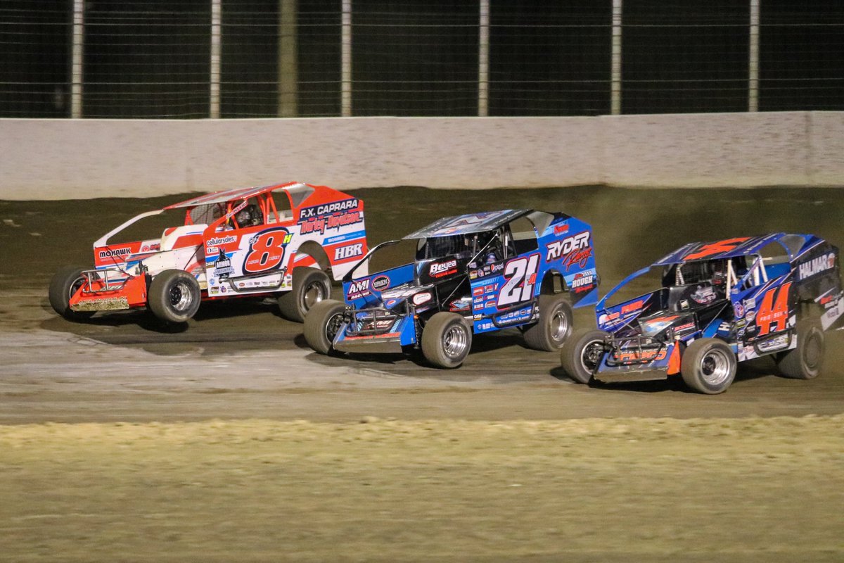 We've got a lot of great racing coming up in the next 30 days! 

March 31-April 1 at <a href="/AtomicSpeedway/">Atomic Speedway</a> 
April 15 at <a href="/CanSpeedway/">Can-Am Speedway</a> 
April 23 at <a href="/bridgeportspeed/">Bridgeport Motorsports Park</a> 

Buckle up. 😎

For a look at the full schedule, visit: superdirtcarseries.com