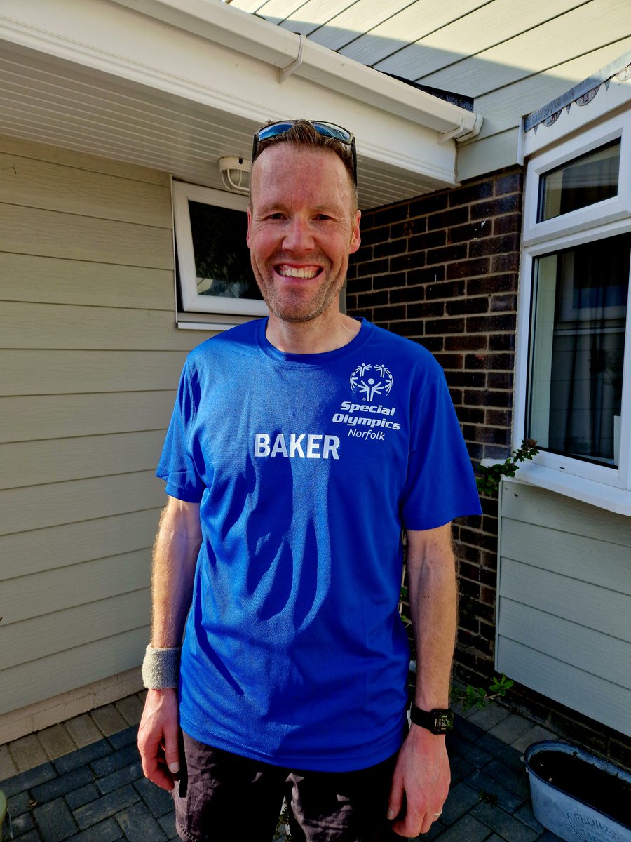 Bakerometer's tweet photo. Marathon Training Week 16. 41 miles completed, another mixture of easy, speed, marathon and endurance pace. Yesterday's run was challenging but held it together.
The weather was warm enough to try out my @SONorfolk t-shirt which felt great! 4 weeks to go!
https://t.co/iWedsIS6DZ https://t.co/9zkO8qPxFz
