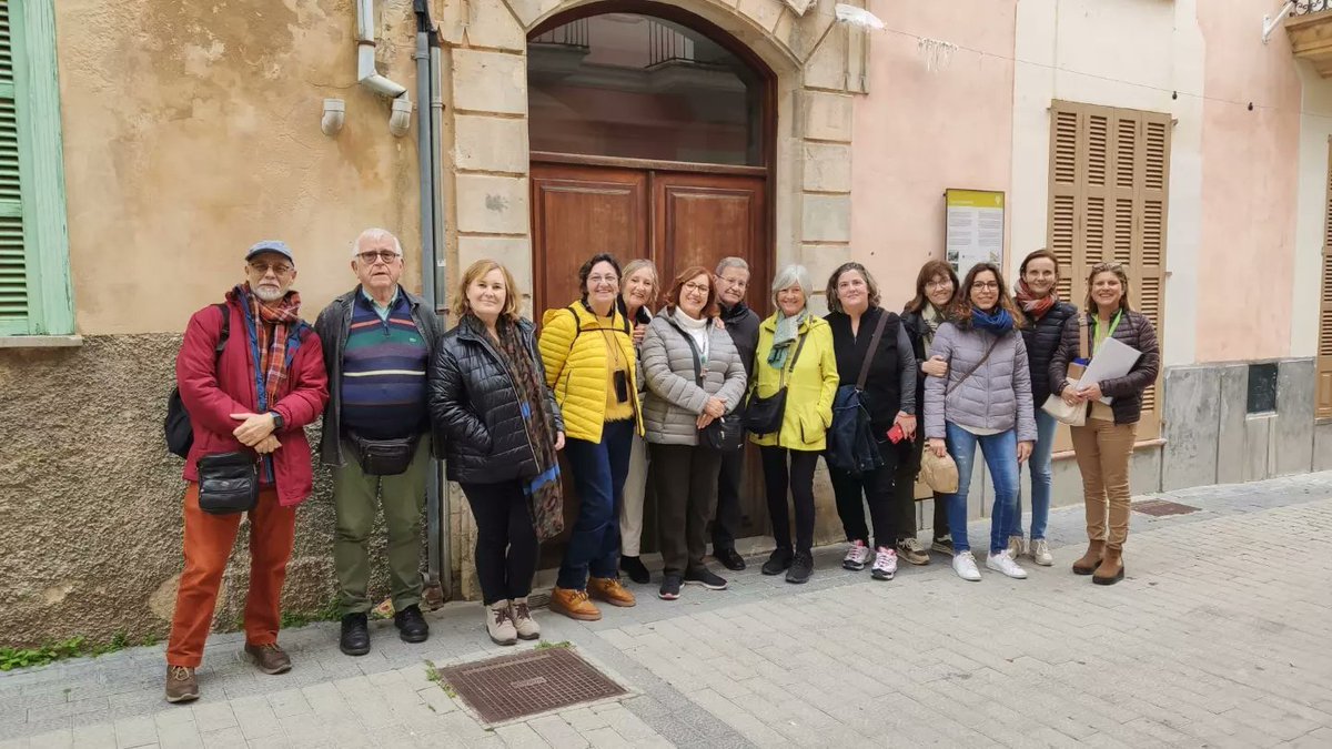 visit_petra's tweet photo. Aquí teniu les imatges de la darrera visita a Petra! I ja tenim noves dates per les properes!!! 

Preparau les agendes per als dies 15/04 i 13/05!!

Vos hi esperam!!

#petramallorca #mallorca #visitesguiades #guiaoficial #cogtib #descobreixpetra #gaudeixpetra #visitpetramallorca https://t.co/hcmIVttqHl