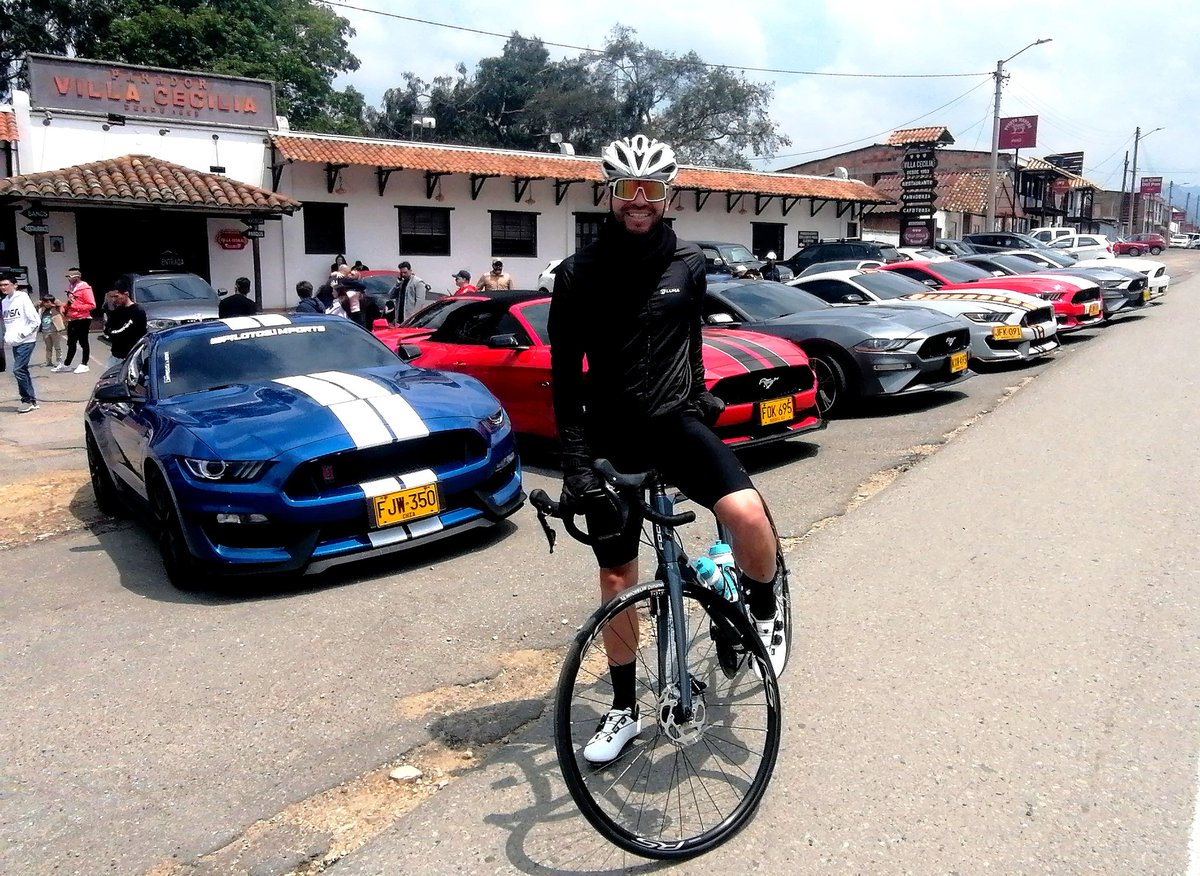 Edwin_Joya's tweet photo. #shimano105 #focusparalane #focusbikes #rider #focusbicicletas #focus #Carretera #Bicicleta #bici #montaña #ciclismo #Ruta #ciclyngphoto #ciclismocolombiano #ciclismocolombia #cyclinglife #cyclingphotos #soyciclista #Domingo #choconta https://t.co/RlTlNneFYT