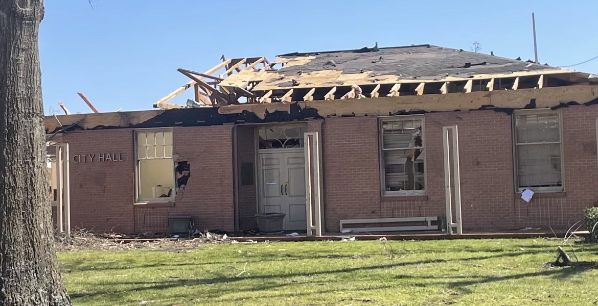 JacksonAdvocate's tweet photo. The Jackson Advocate sends our prayers and thoughts to Mississippi and Alabama citizens and their family members and friends affected by storms that caused death and destruction Friday night and early Saturday morning. #PrayForRollingFork https://t.co/qGqFgcBZMx
