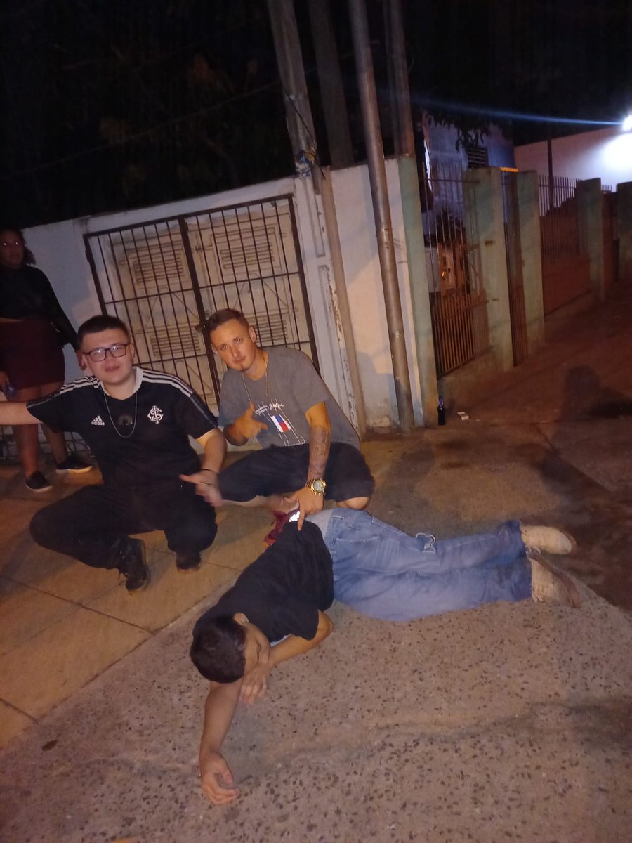 andre_kilpp's tweet photo. @ThdaNit  @luiz_fries  TOMAAA PRIMEIRO PT DO HOMEM https://t.co/vrNsHVkQ3U