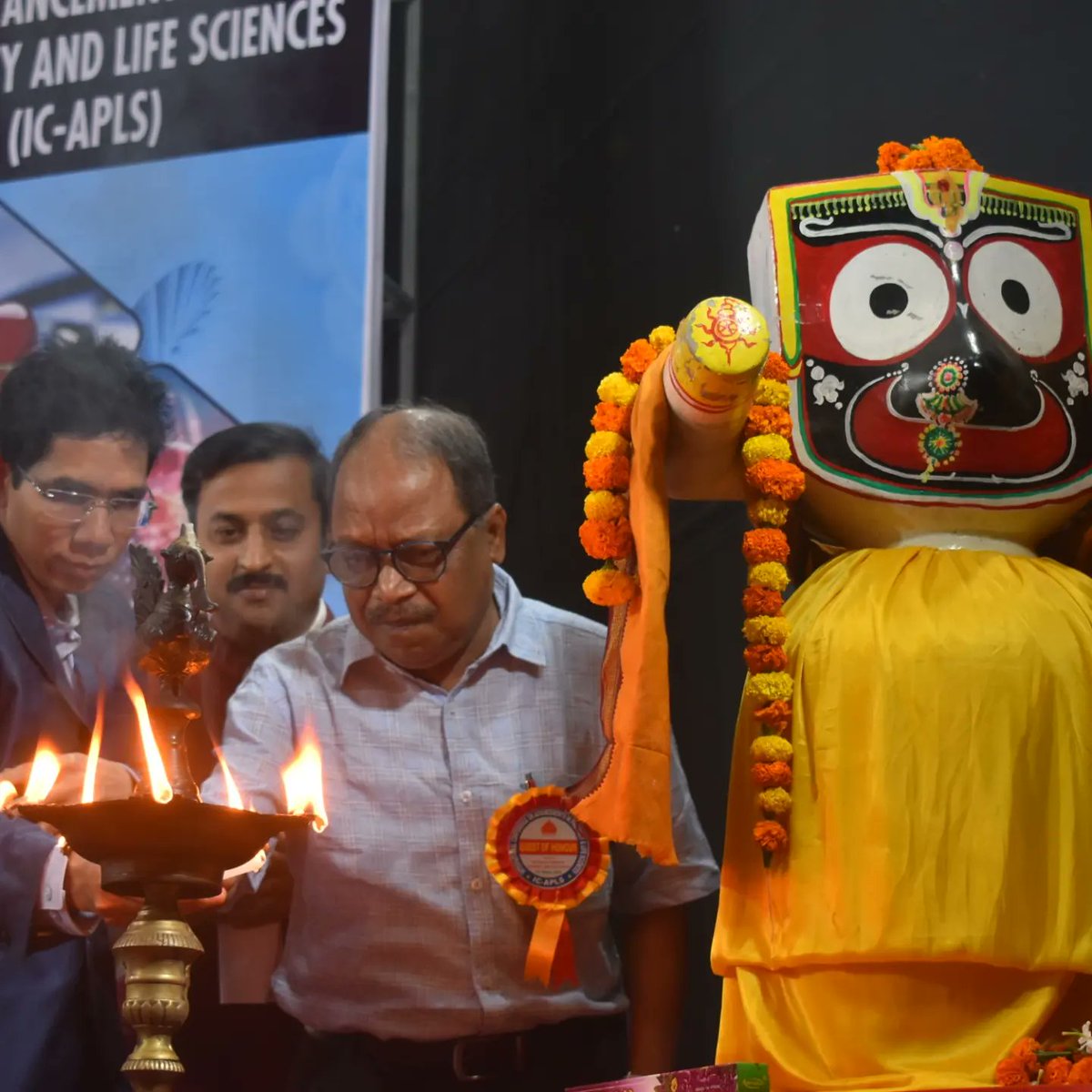 prasant_pharma's tweet photo. It was really a privilege and honour to host and organize an INTERNATIONAL CONFERENCE ON ADVANCEMENTS IN PHARMACY AND LIFE SCIENCES (IC-APLS) as the Co-ordinator and Editor of the Souvenir, under the banner of Research Journal of Pharmacy and Life sciences (RJPLS). Thank you all. https://t.co/HhE06NJZ4f