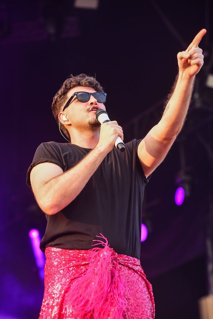 maxndless's tweet image. rock in rio 😭😭😭