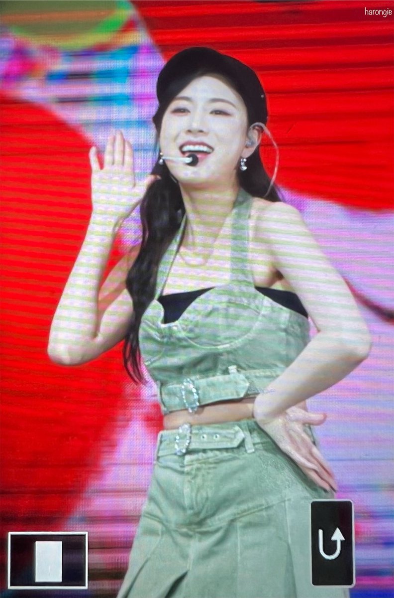 harongie33719's tweet photo. 230326 Apink Pink Drive Fan concert in Hong Kong 프리뷰 （1）

@Apinkpcr @Apinkohy 
#에이핑크 #Apink      
#박초롱 #초롱 #ParkChorong #Chorong #오하영 #하영 #OhHayoung #Hayoung https://t.co/Rn8KsVV75v