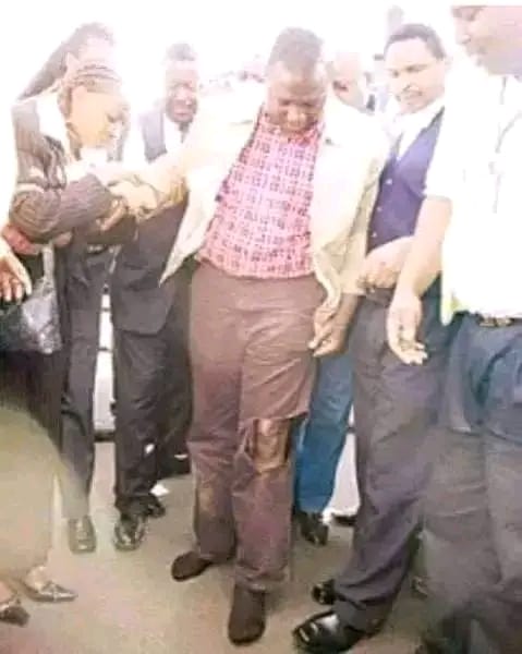 In 2007 when president Ruto and hon Magara were beaten at keroka kisii by Nyachae's men for campaigning for Raila odinga, The president was beaten for fighting for a man who is now fighting him by organising demonstrations.