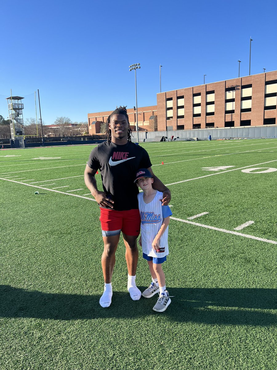 JWFleming12's tweet photo. Thank you @qaj4_ for making this dude’s day. He practices everyday “like Judkins”. #classact #hottytoddy https://t.co/FUuixr7vAB