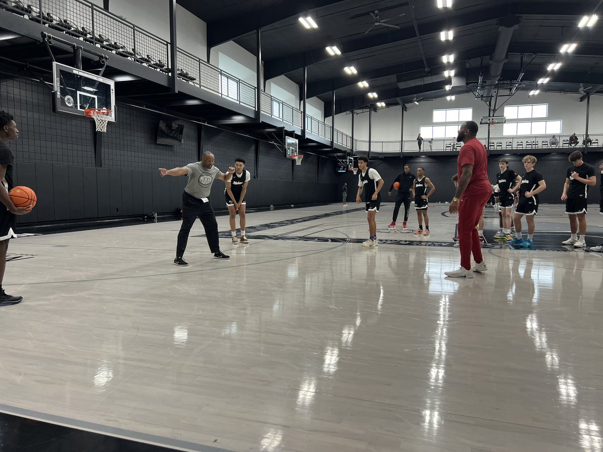 MokanBasketball's tweet photo. 𝘸𝘪𝘯𝘯𝘦𝘳𝘴 𝘎𝘜𝘈𝘙𝘋.

#BallPressure
#JumpDirectionOfPass
#NoFaceCuts
#ArriveOnThePass
#HighHands
#BallMovesYouMove https://t.co/LAmtfp2oDt