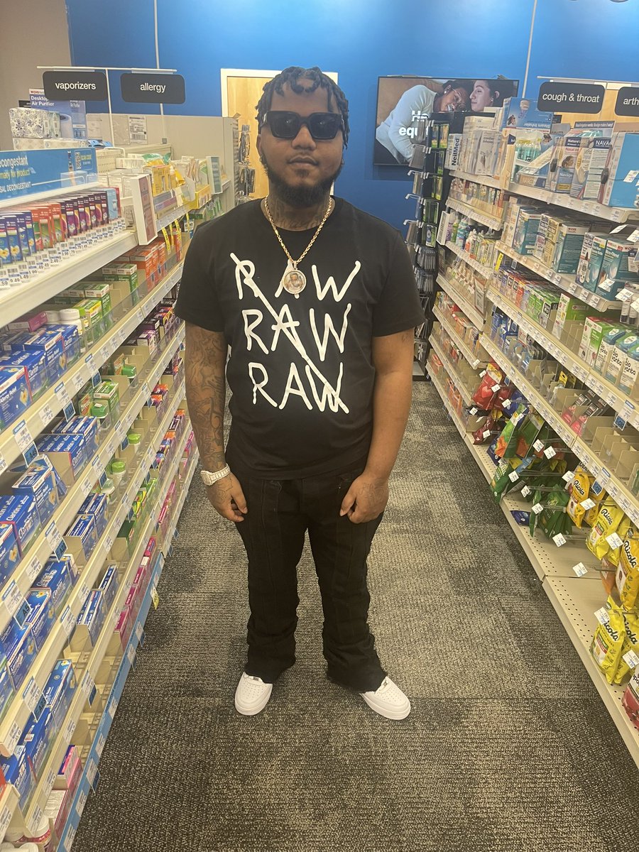 Ygb_Corro's tweet photo. We don’t do no mistakes , we don’t shoot & miss , I ain’t rocking w nun of that goofy shit‼️🎯 #Freedemmembers #SIPLEO https://t.co/mTshdYlqHP