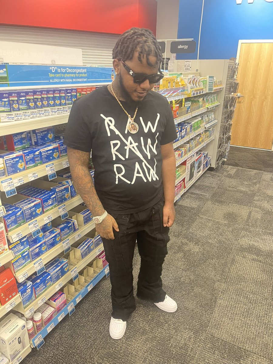 Ygb_Corro's tweet photo. We don’t do no mistakes , we don’t shoot & miss , I ain’t rocking w nun of that goofy shit‼️🎯 #Freedemmembers #SIPLEO https://t.co/mTshdYlqHP