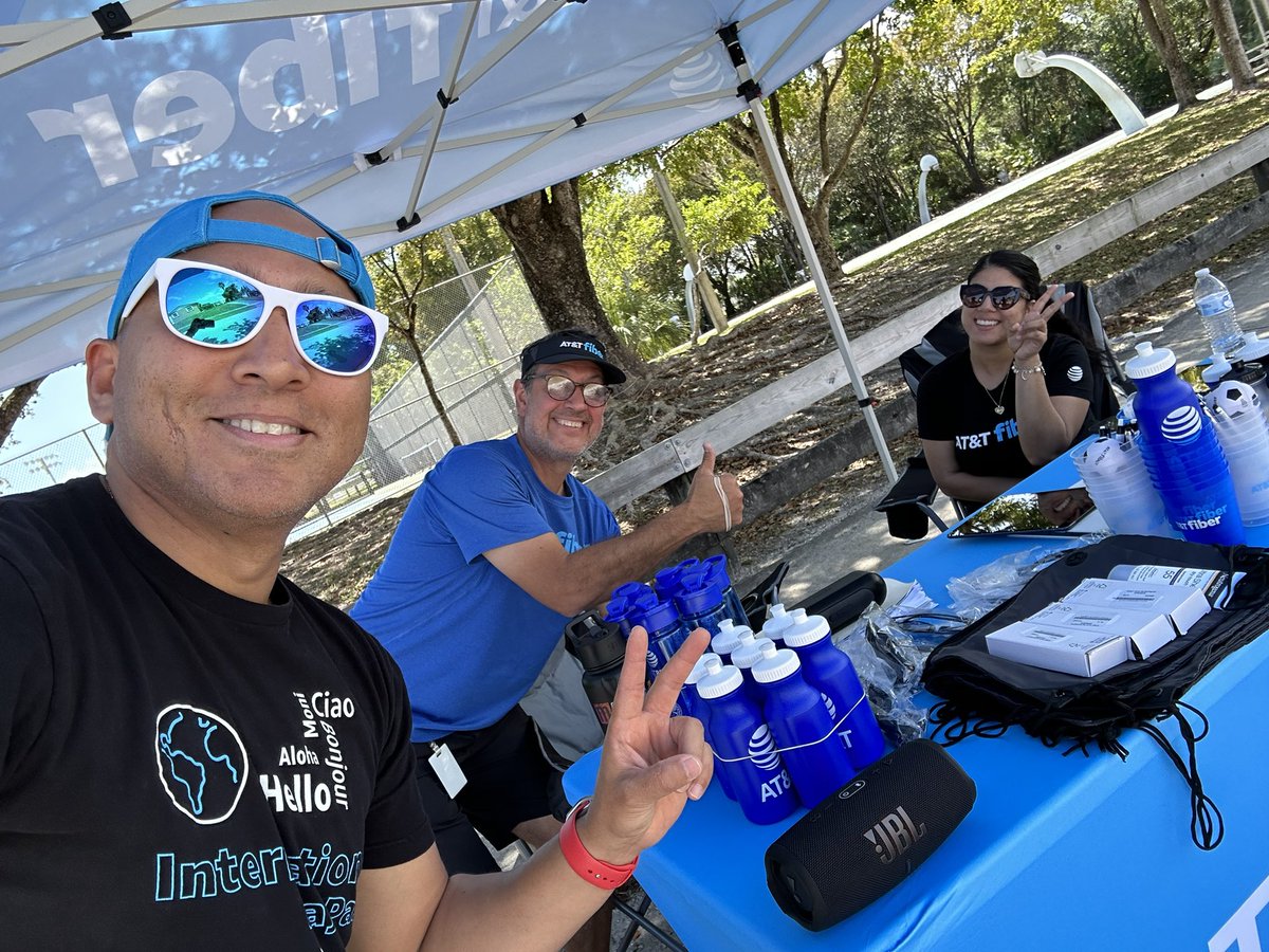 jrivasfla's tweet image. Different location, same results. 👊🏽 ⚡️Fiber Flexing⚡️on Saturday wit da Crew. 4 Fibers 🌐🌐🌐🌐 submits in 2 hours🔥🔥🔥 @One_FLA #TheFalls #FiberFlex #att #onefla