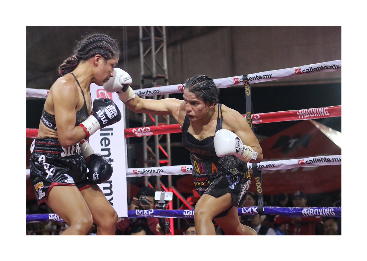 marcadornay's tweet photo. La boxeadora nayarita Asley "La Chiquita" Gonzalez defendió de manera exitosa el Campeonato Mundial peso Súpermosca del Consejo Mundial de Boxeo (CMB) al vencer por decisión dividida a Lourdes “La Pequeña Lulú” Juárez en el Parque Metropolitano de Tepic.

📷: @LeduRivera https://t.co/zsM8efR9Da