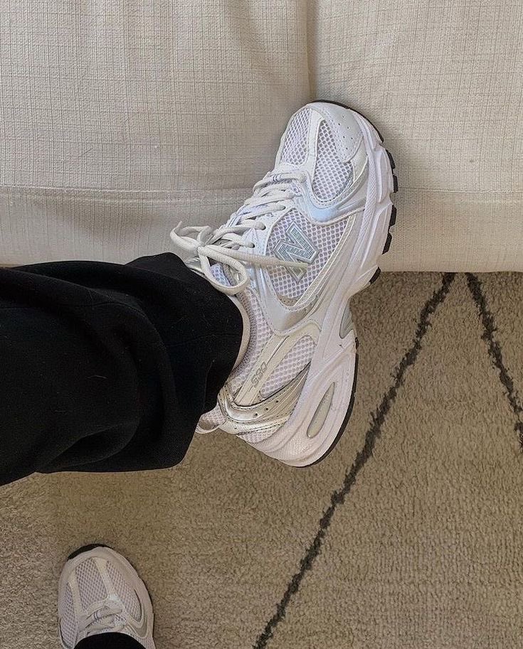 perakora's tweet image. #newbalance530 AD สีใหม่สวยมาก กดจากช็อป official จีน 🇨🇳🥹

🫶🏻มัดจำคู่ละ 2,500 ที่เหลือจ่ายตอนถึงไทย  (ส่งฟรี)

AD 4,290฿ ส่งฟรี

รอสินค้าหลังกด 7-10 วัน

#NewBalance #รองเท้าnewbalance #พรีออเดอร์จีน #รองเท้าผ้าใบ #newbalance530ad