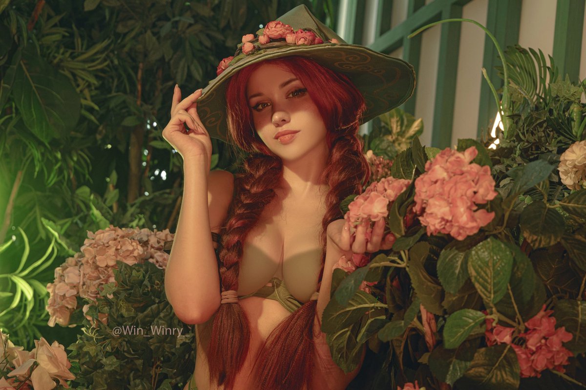 How about an extra lesson?

The entire photo set of the professor will be available on my B👀stу and Fаn🐍ly only this month!

#hogwartslegacy #mirabelgarlick #mirabelgarlickcosplay #hogwartslegacygarlick #professorgarlick #professorgarlickcosplay