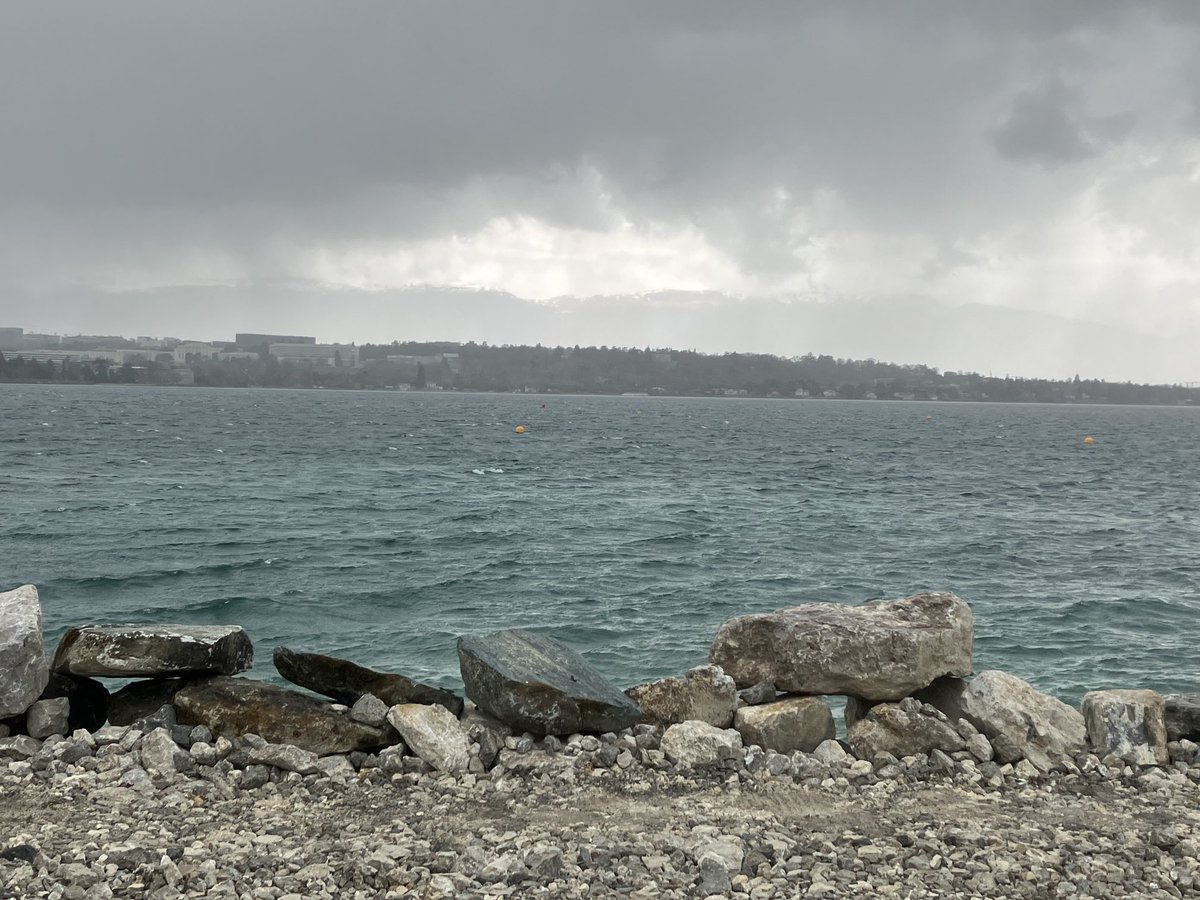 GmurHelen's tweet photo. #Sunday #moments in #Geneva #Switzerland #SwissTourism
#GoodVibes
#LacLeman #Jura #Rain #Snow
#Nature #Photography
#Schuh #Pflicht
#Restaurant de la Plage #Genève
https://t.co/GPSUz9M5yh
#Jetd’Eau #River #Arve #Rainbow https://t.co/bzGhZKXFhk