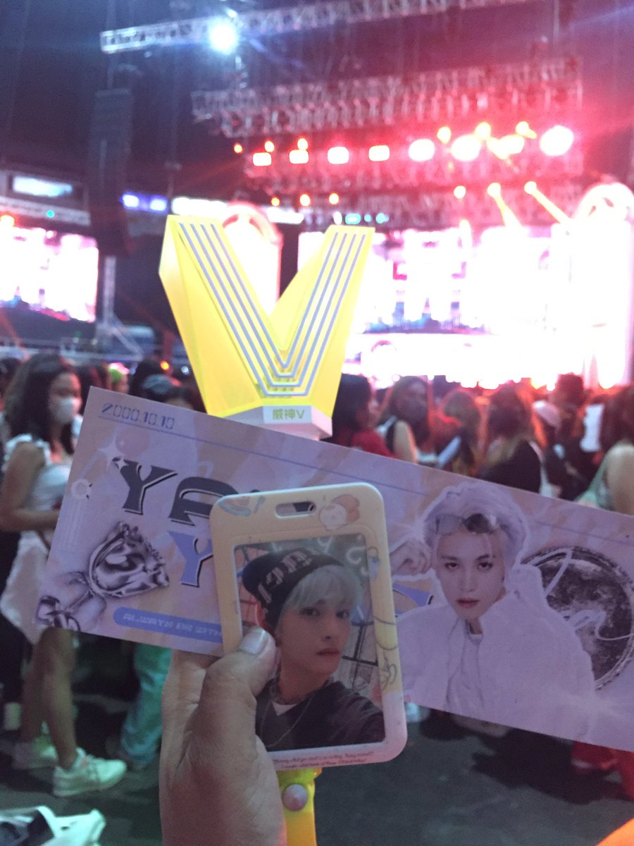 im_layswife's tweet photo. I've been there when you have your 1st tour here in Manila & I was also there when you cameback and I hope I can also be there when you visit here for the 3rd time😊
I Love You #LiuYangyang and ofcourse @WayV_official..I Love you all so much🥰
#IPopU
#WayV_Phantom_in_MANILA https://t.co/6k0Z9LceU9