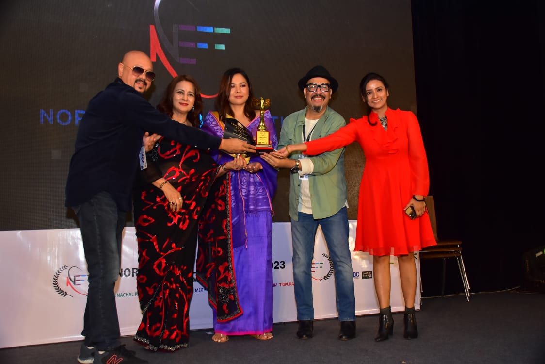 Super excited to receive Best feature film Bronze award from @poonamdhillon ji in North East Film Festival 2023 organided bY Sikkim film board and <a href="/nfdcindia/">NFDC India</a> for my film Mini in sadri language..<a href="/urmilamahanta/">Urmmila Mahanta</a>