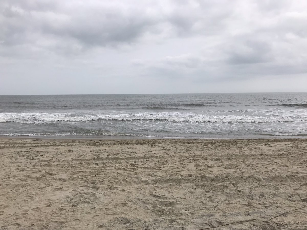 Quick beach trip with the family before my show at Starland tonight! 🏝 
#tybeeisland