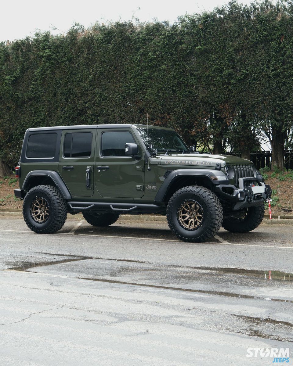 Storm Jeeps tweet media