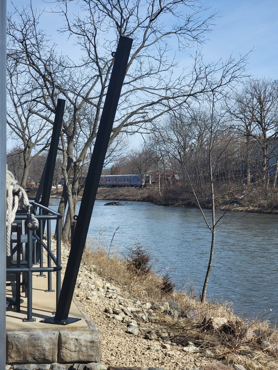 MightyStank's tweet photo. Spent some time @driftlessglen .  Thank you for all the hospitality and drinks this weekend.  Wish I had more time to do a tour or try some #Gin and #vodkas.

#wisconsinbourbon #Wisconsin #bourbon https://t.co/hyk95Gzw1m