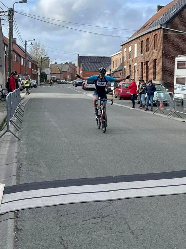 sharpready's tweet image. Sterk weekend vd #SharpReady #atleten @johnrossclauw won zaterdag in #Péruwelz en ook vandaag in #Appels 🥇🥇@MatthiasSandra2 werd  zaterdag 51/150 te #Slypskapelle 👍👏