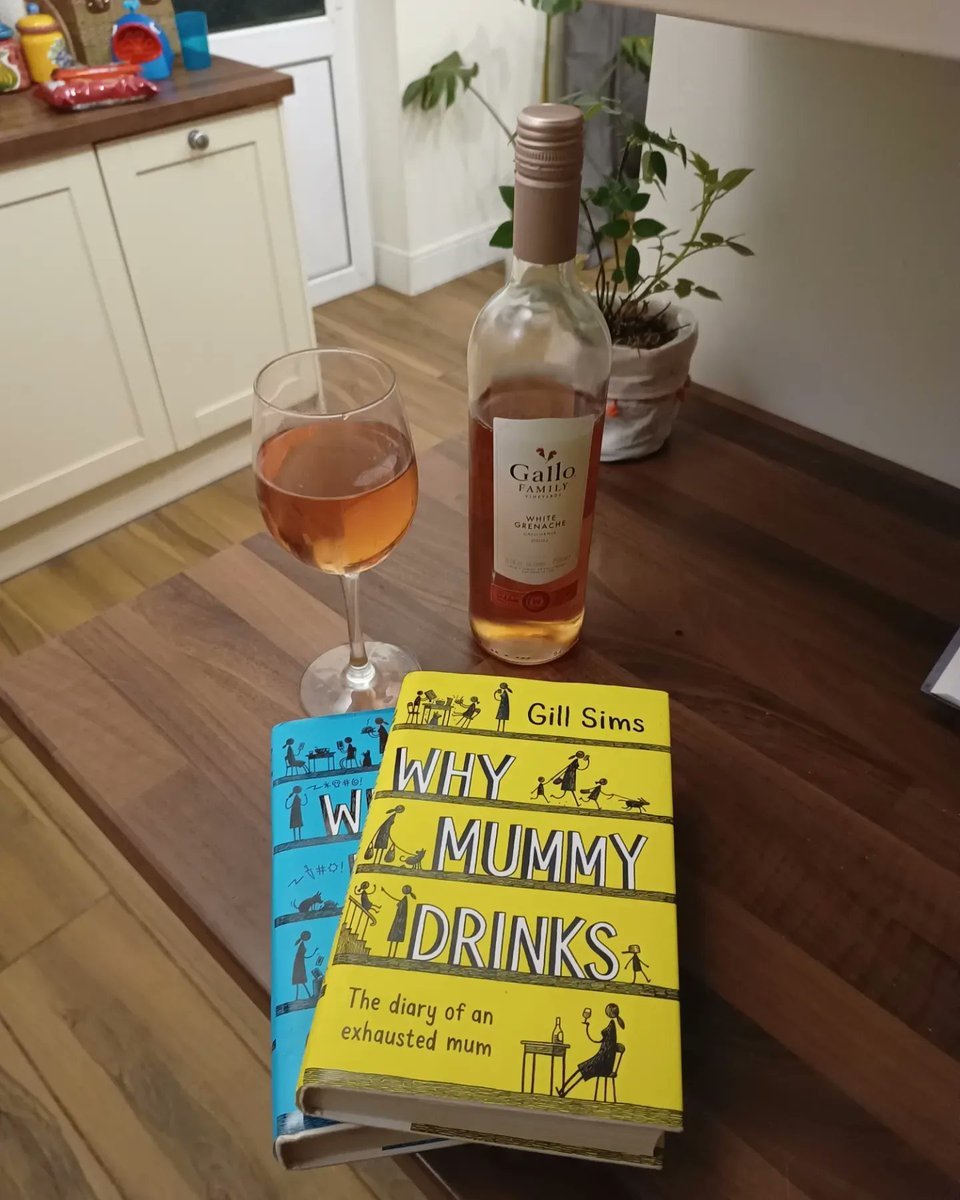 My week in pictures over on Instagram include these two  📸😂 instagram.com/p/CqQq225sh9N/…