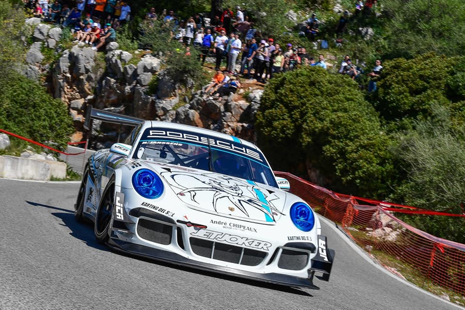 CEM_RFEdA's tweet photo. La nueva Copa de España de Montaña #CopaCEM se inició en la #SubidaUbrique con victoria absoluta y en la Categoría 2 de Gonzalo Cabañas (Nova). En la 1 se impuso Humberto Janssens (Porsche) y en la 3 José Manuel Hidalgo (BRC)
⏱Clasificaciones oficiales👉 https://t.co/HAQZ7cmCgg https://t.co/0e47QyuBwc