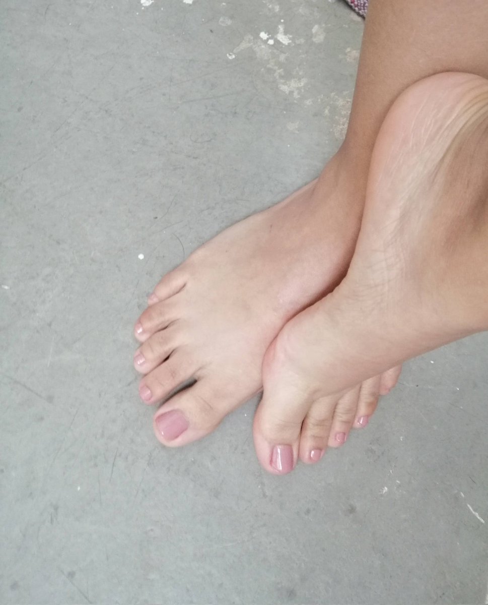 softkitty231's tweet photo. #only #onlyfans #pies #feetfetish #fetichedepies https://t.co/an2dSbVyW6