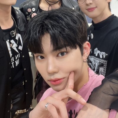 i2hojin's tweet photo. #NovaFotoDePerfil https://t.co/f5ndS0BGcJ