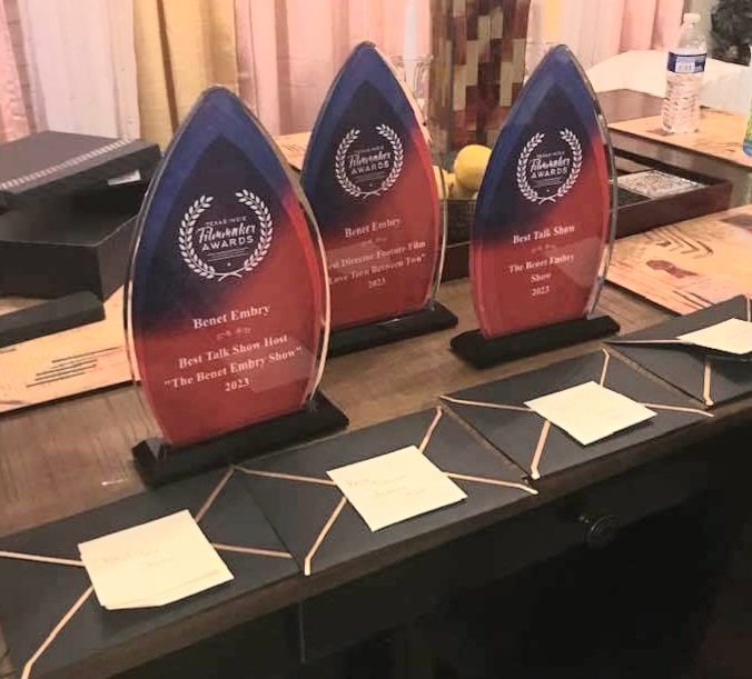 BenetEmbryShow's tweet photo. #BestDirectorForAFeatureFilm #BestTalkShow #BestTalkShowHost #BestFeatureFilm. 4x Award Winner last night at #TexasIndieFilmmakersAwards https://t.co/qTeWyxlxyO