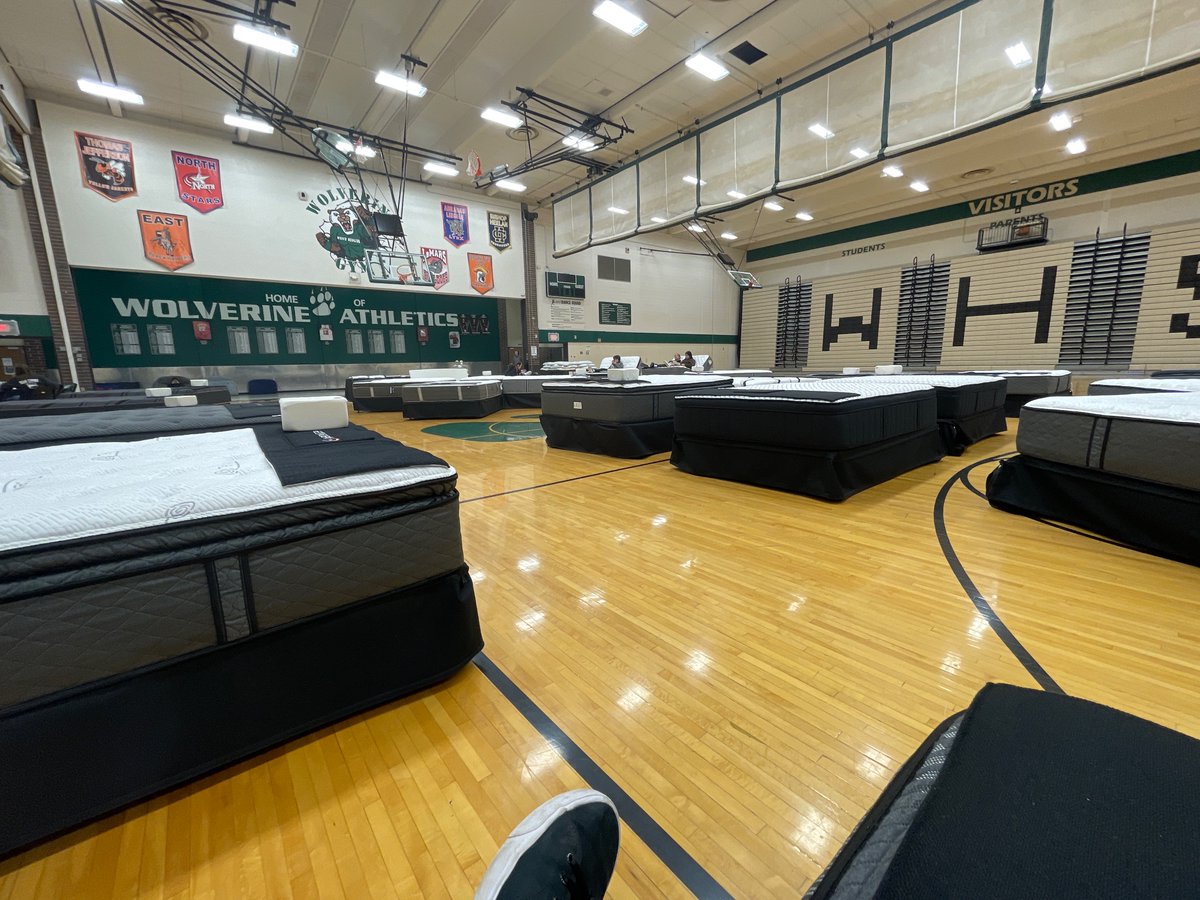 SCWESTBAND's tweet image. Come watch Mr. Patterson take a nap in the WHS gym today. These beds are amazing! We’re here until 4pm today. come get a mattress!