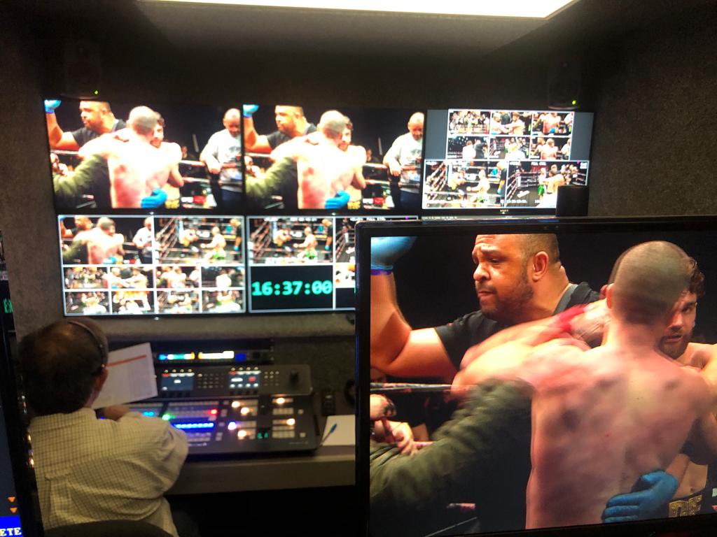 CleanCutMediauk's tweet photo. Live from the O2 Arena with #BKB31 @TheO2 #livestream https://t.co/DS4MTEAU7H