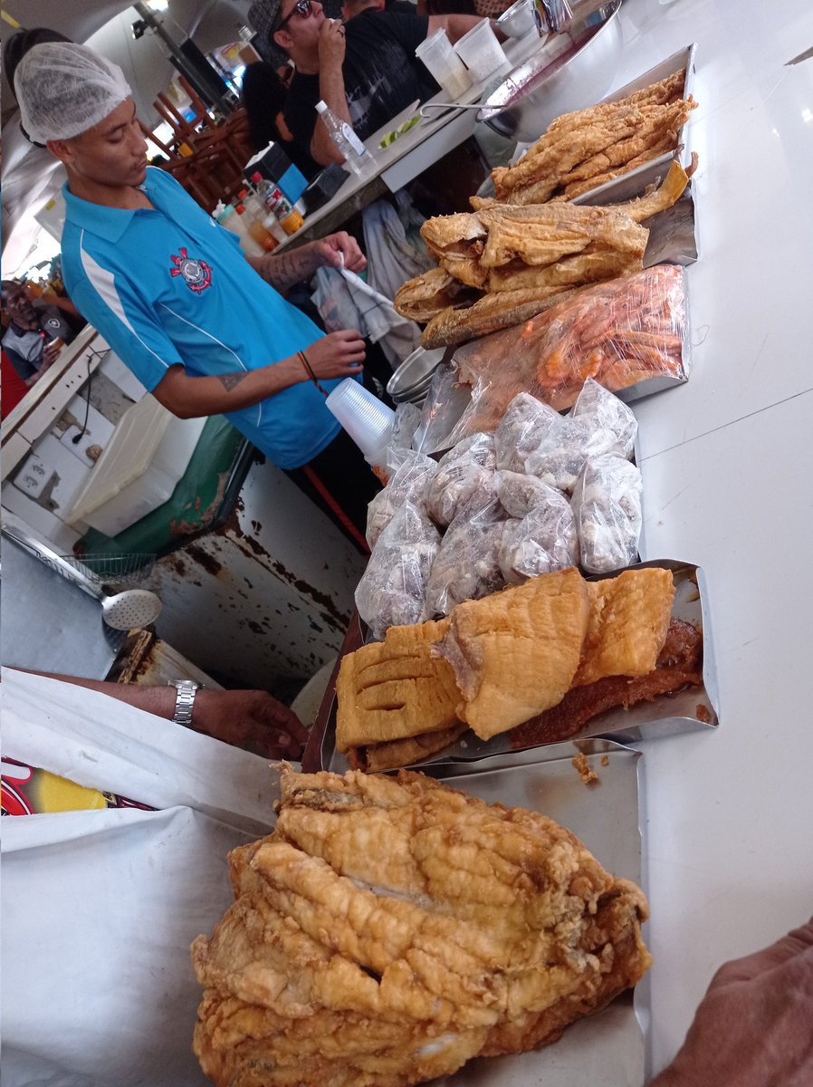 doldanimonteiro's tweet photo. Um pouco do meu passeio de hoje na Maior Feira da América Latina o Ver - O - Peso. Pra vcs verem um pouco de Belém do Pará. Hj tem Clássico RE x PA. #veropa #peixecomaçai #pará #belemdoapara . Boa tarde Tuweetenhos lindos 🌻💙 https://t.co/AMJaw2FMI1