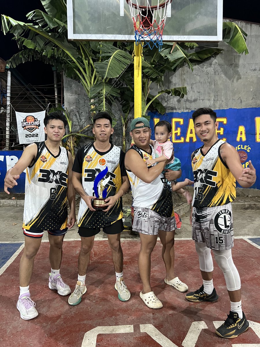 ramireztracer's tweet photo. CHAMPS 🏆 https://t.co/sn1Pqvsssr