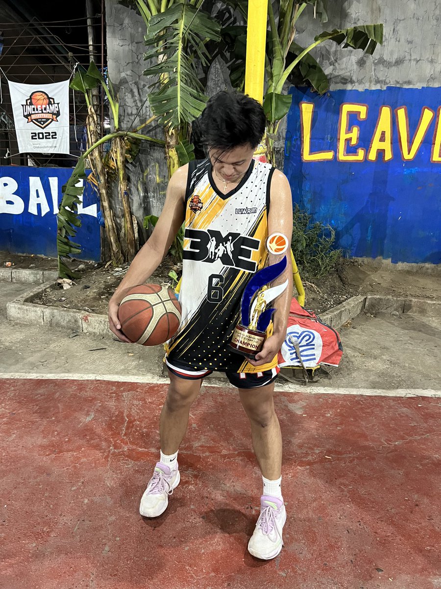 ramireztracer's tweet photo. CHAMPS 🏆 https://t.co/sn1Pqvsssr