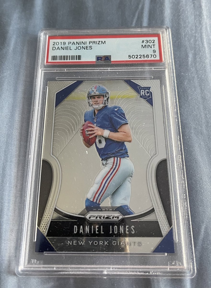 Over the next month, I’m going to be doing some giveaways on here. My way of saying thanks to my followers on here.

Here is the first one:

Giving away a 2019 Panini Prizm Daniel Jones rookie card, PSA 9.

How to enter:

Retweet/Like this post.
Follow me: <a href="/TheDougRush/">Doug Rush</a>
Tag 3