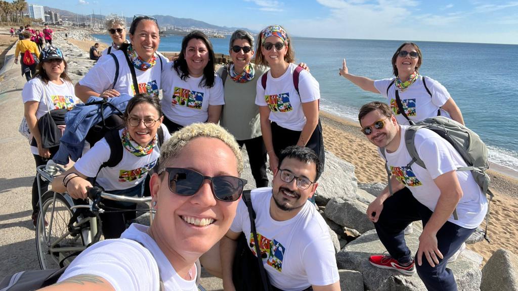 CAPSBEsq's tweet photo. Els professionals de #CapCasanova #CapBorrell i #CapLesCorts de #CAPSBE han participat en la #MagicLineSJD, fent el recorregut d'11 km de la ruta Meditarrània. Una caminada solidària en la que el 100% del que recapten els equips es destina a #SantJoandeDeu https://t.co/7myaPuJJPk