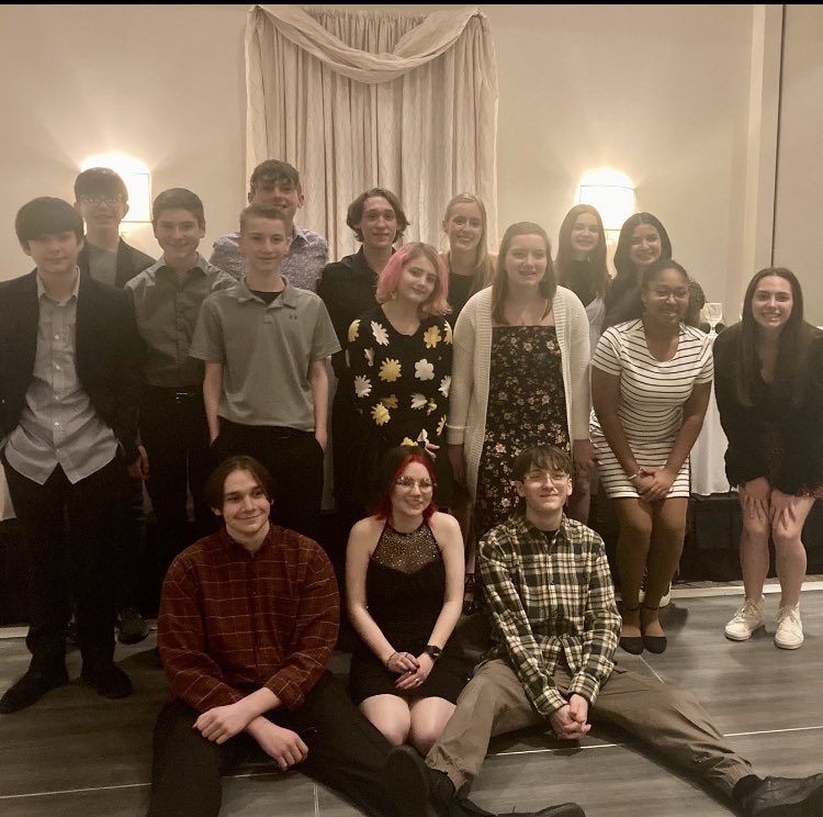 spartandline's tweet photo. Look at us all formal and stuff #huffliterallywasnthere #banquetbanger #slaying #deeplycaredfor https://t.co/aoEBrufETX