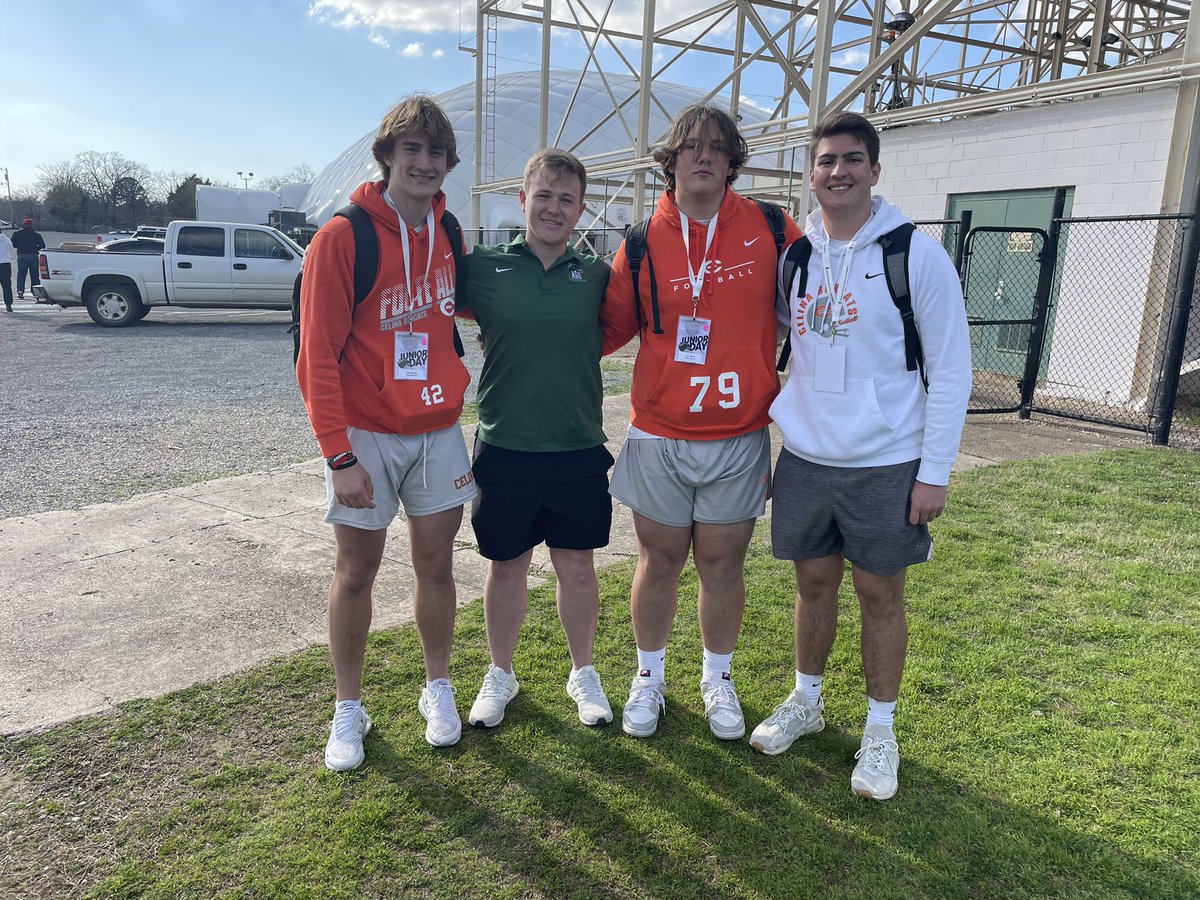 Thank you for inviting me to the Northeastern State football junior day! It was a great experience. <a href="/CoachGuyse/">Hayden Guyse</a> @CoachRedz32 <a href="/RecruitCelinaFB/">Celina Bobcat Football Recruiting</a> <a href="/Coach_Grayson21/">Coach Grayson</a>