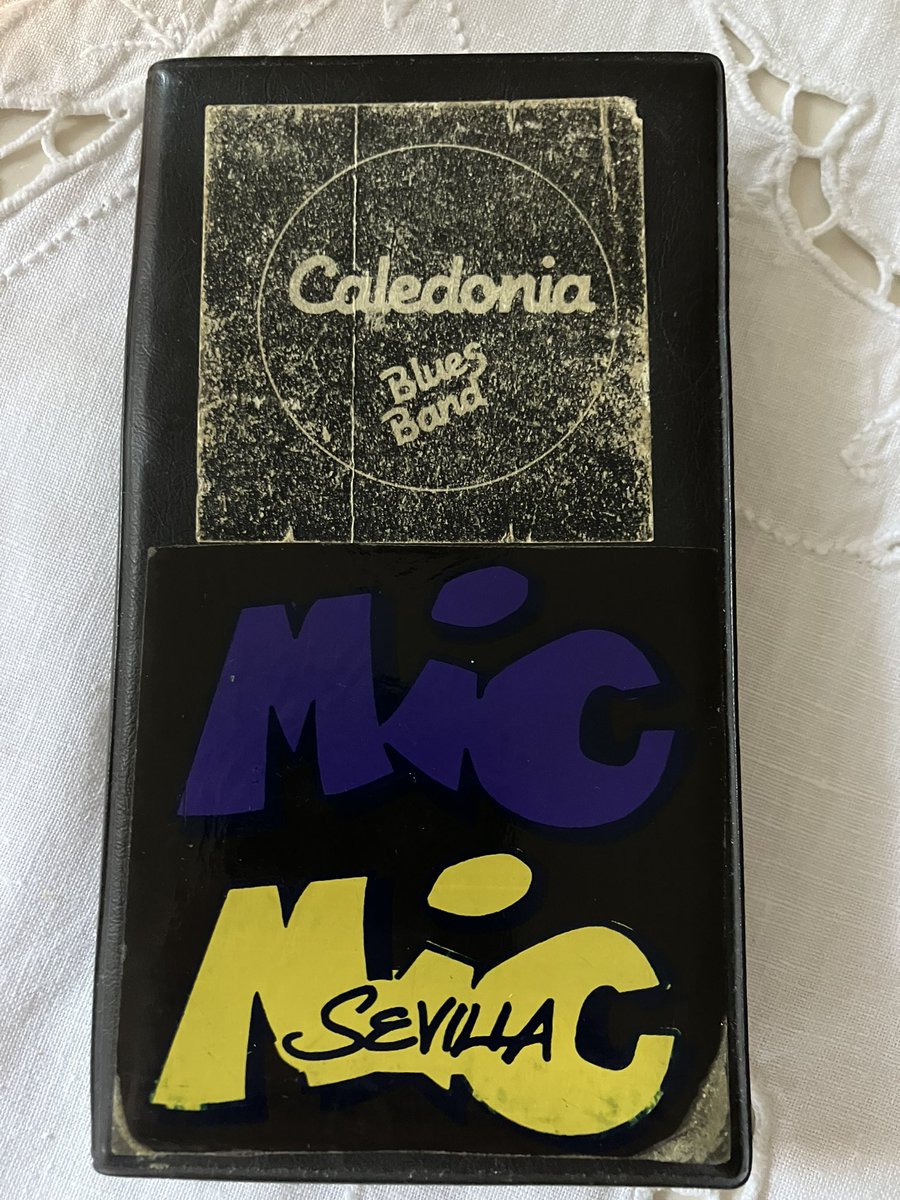 MacarenayPaco's tweet photo. Calculadora vintage #Sevilla del #MicMic y Caledonia blues band 🚦💃🏻 https://t.co/ocWLwQyMid