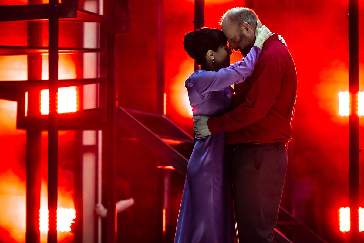 TheRSC's tweet image. "Men at some time are masters of their fates." (Cassius, Act 1 Scene 2)  🗡️ Here's your first look at our #JuliusCaesar company in action 🙌  Catch the production in the Royal Shakespeare Theatre until 8 April, then on tour from 20 April.  🎟️ rsc.org.uk/julius-caesar