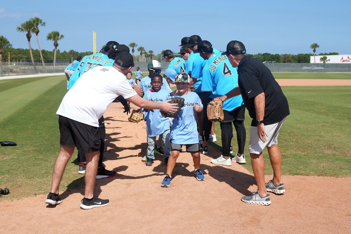 FDSN_Marlins's tweet photo. Had a blast at the @Marlins Youth Academy Field Day presented by @BallySportsFL. Our @THUT14 and @jeremytache loved going through drills with these future stars of the diamond! #MarlinsImpact @MarlinsImpact https://t.co/XsaVuZbnQT
