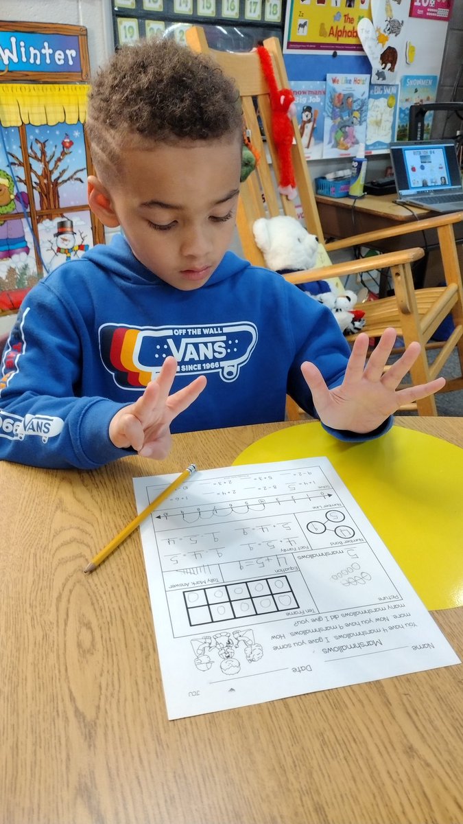 MsBrawnersClass's tweet photo. I am that teacher who teaches her students that their fingers are a fundamental resource when it comes to math. I enjoy teaching students ways to help themselves do math. Knowing the answer is great but critical thinking &amp; using basic tools to find the answer is just as great! 💙 https://t.co/fMuj8f1wMF