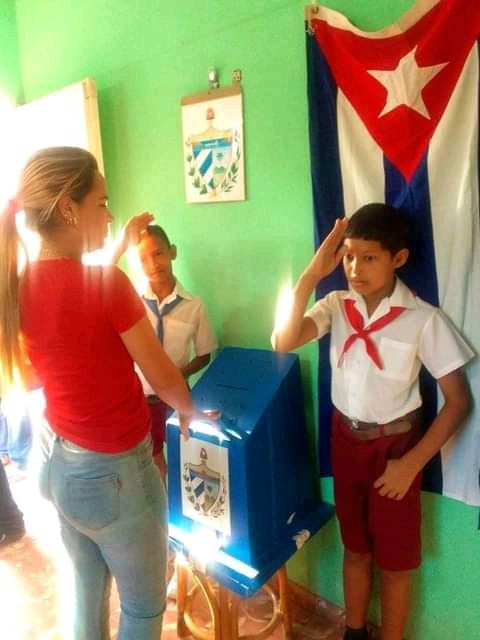 NislayMolina's tweet photo. Esta es una joven comprometida ella se llama Liusba González Cisneros es la secretaria de la #UJC de la sede del #PCC dtto Julio A.Mella.
#PorCamagüeyTodo https://t.co/qA7ZPAQAH8