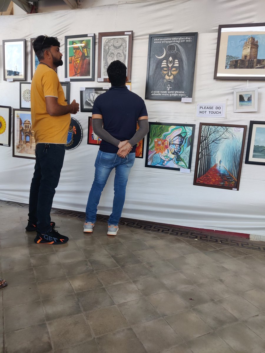 An amazing weekend spent in Art Exhibition. Checkout some stills below. Had a lots of fun.
#art #artwork #sketch #Pastel #JeelsArt #ArtExhibition #Expo #experience #VIBE  #jamnagar

@jamnagarnews