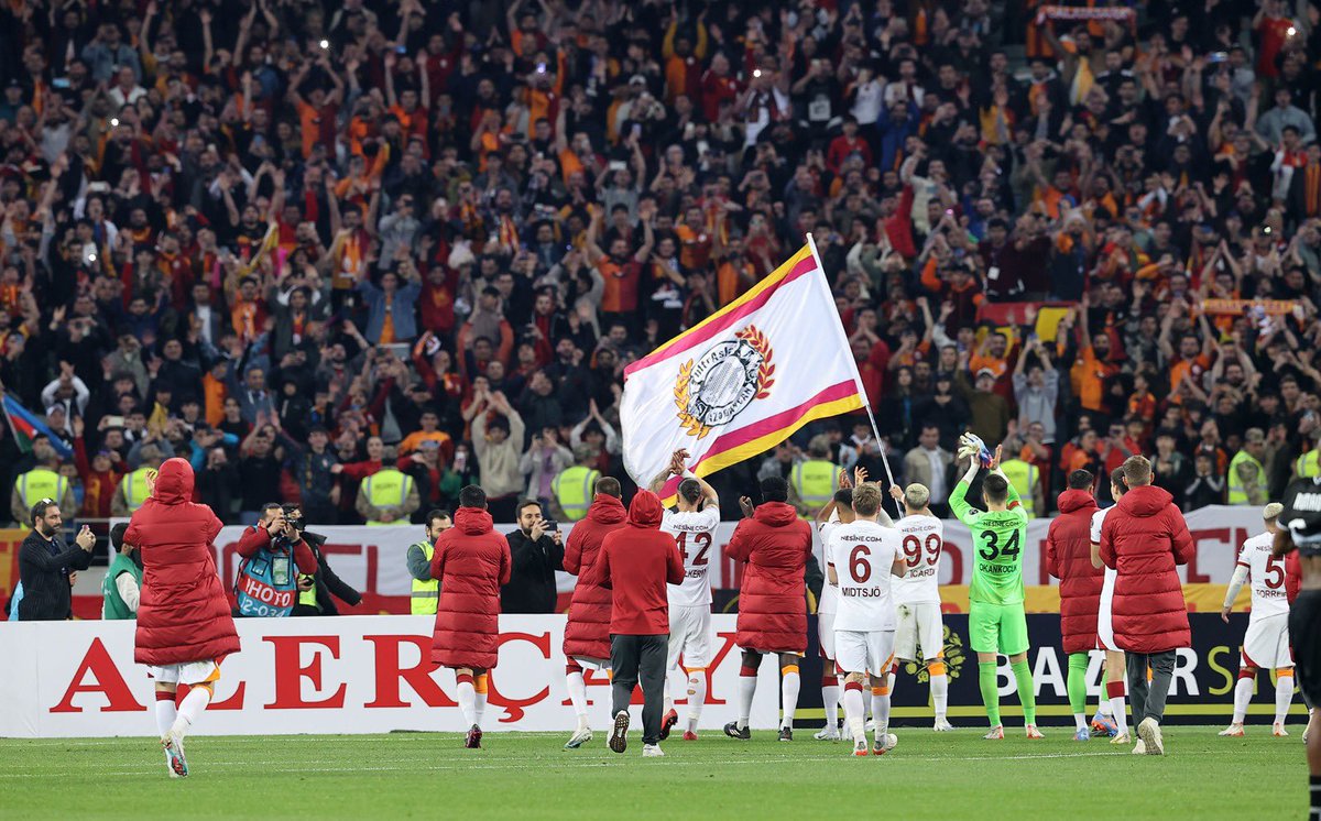 GalatasaraySK's tweet photo. 👏👏👏

#QFKvGS https://t.co/05eAyV2AfN