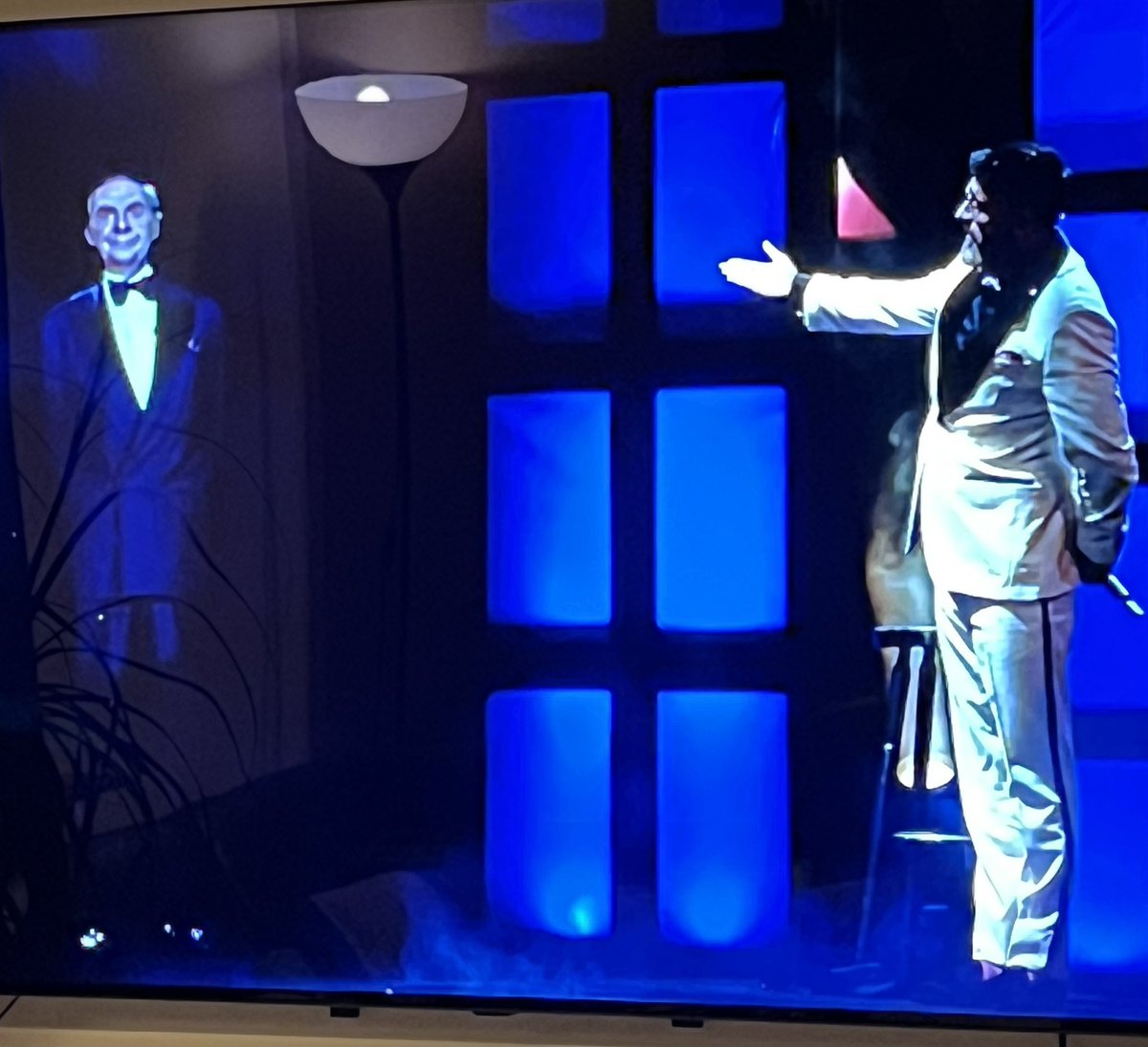 M_DeBenedetti's tweet photo. Was für ein intro #sido #werstiehltmirdieshow #joko #prosieben #werstiehltsidodieshow #gänsehaut #emotion #haraldjuhnke https://t.co/wDAb8EFbU7