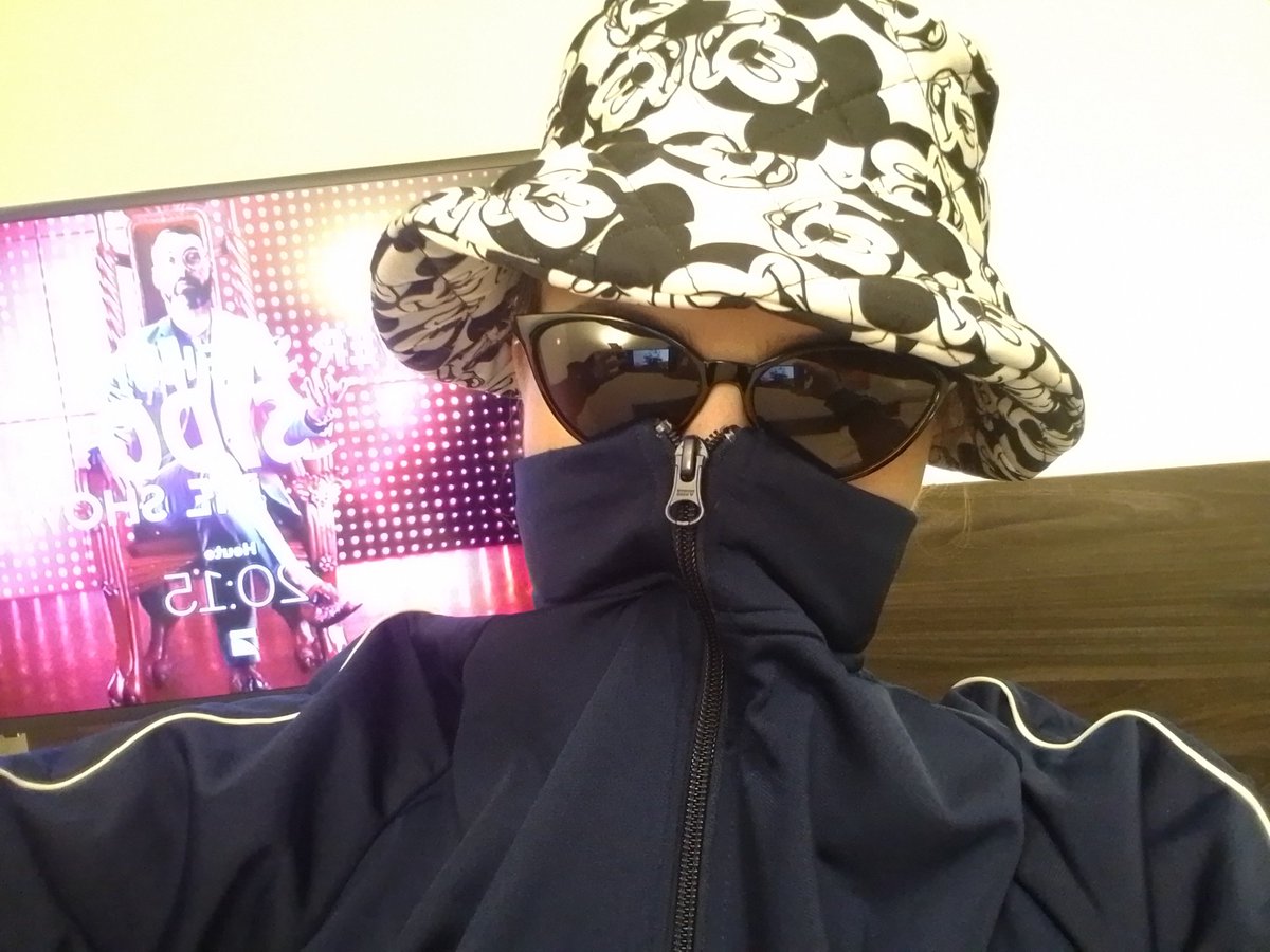 Fürs Schauen der Sido-Show natürlich nochmal ins standesgemässe Outfit geworfen: #wsmds