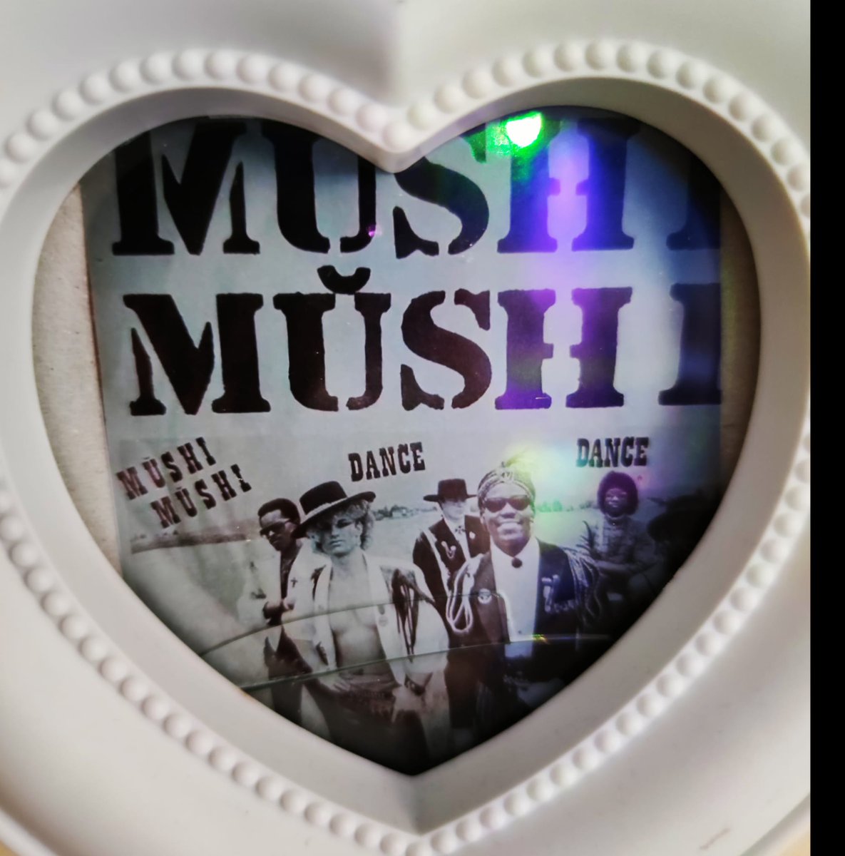 NewAristocrats's tweet photo. Mushi Mushi en el ViP Lounge de CAKE Cafetería-Pastelería francesa by New Aristocrats con 80's music en Valencia, España 🇪🇸 🥳🎉🍰☕🎸🤘 #NewAristocrats
#VIP #VIPLounge #VIPEspaña #VIPSpain #VIPEurope #VIPEuropa #VIPValencia #valencia #valenciacentro #mislata #ravensburg #madrid #madridcity #valenciabeach #playavalencia #mislatavalencia #valenciacity #valenciacapital #comunidadvalenciana #barriodelaluz #xirivella #quartdepoblet